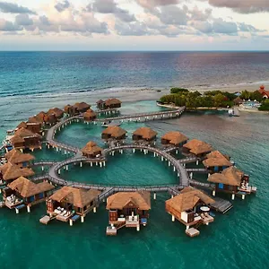 ***** Курортный комплекс Sandals Royal Caribbean & Private Island - Couples Only Ямайка