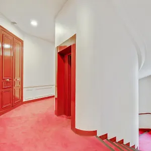 Luxury Louvre Apartment